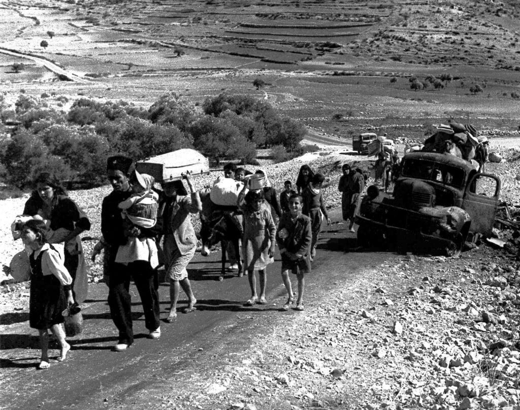 Palestijnse vluchtelingen op de weg van Jeruzalem naar Libanon, 9 november 1948.
