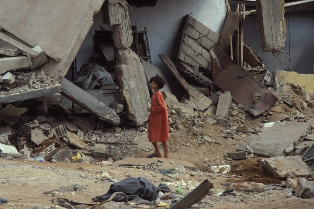 Ravage in een vluchtelingenkamp in Zuid-Beiroet, 21 september 1982.