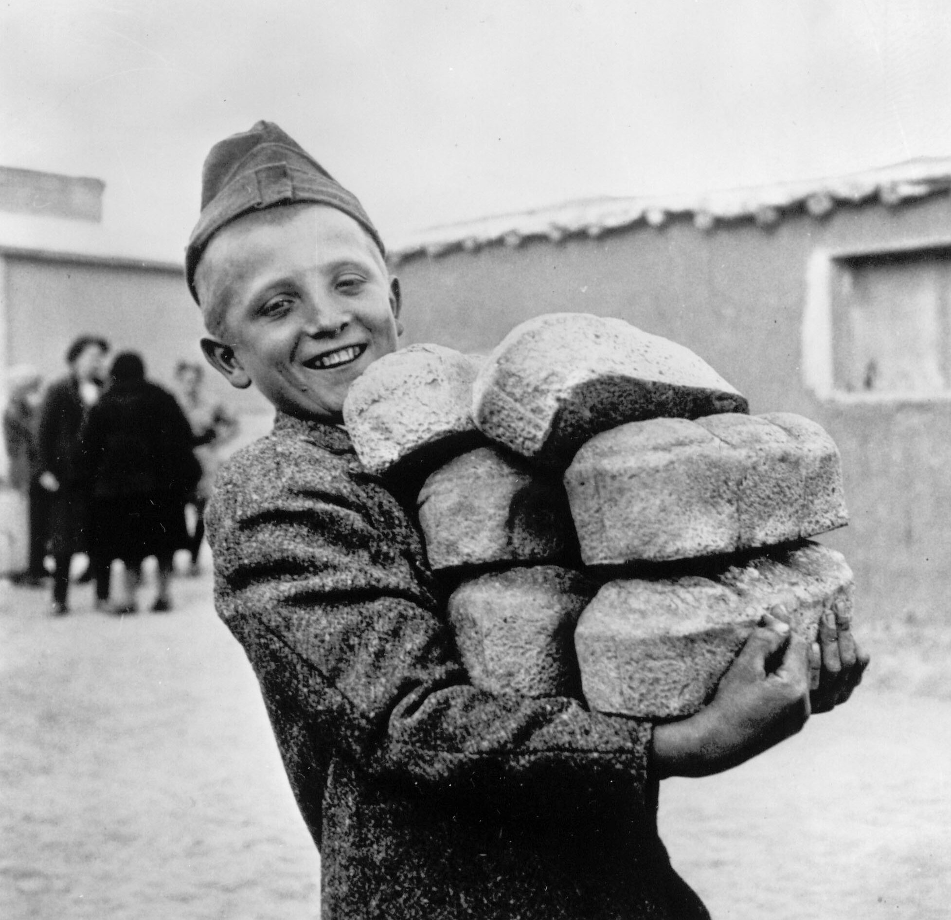 Het verstrekken van voedsel en medicijnen is een van de kerntaken van het Rode Kruis