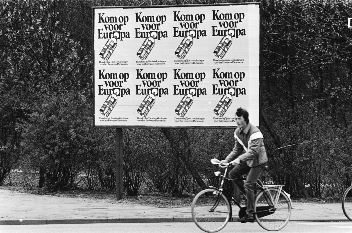 Verkiezingsborden in Den Haag. Nationaal Archief. Fotocollectie Anefo. Foto: Koen Suyk