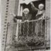 De Wibauts op het balkon van hun woning in Amsterdam, 1929.