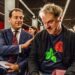 PvdA-lijsttrekker Lodewijk Asscher (links) troost partijvoorzitter Hans Spekman na de historische nederlaag in 2017.