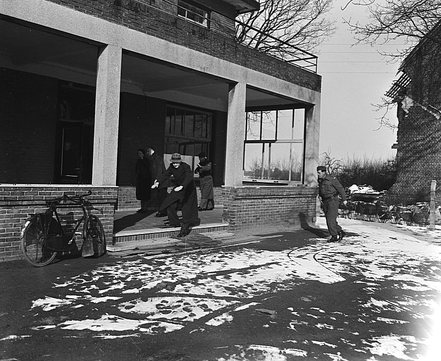In 1948 wordt een reconstructie gemaakt van het Venlo-incident.