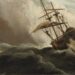 Een schip in volle zee bij vliegende storm