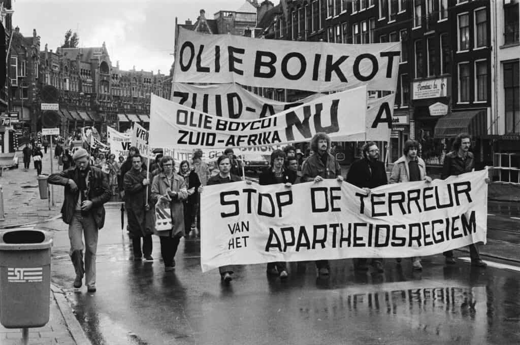 Demonstratie tegen Apartheid in Zuid Afrika in 1980