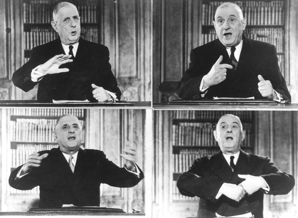 De Gaulle tijdens een televisieoptreden