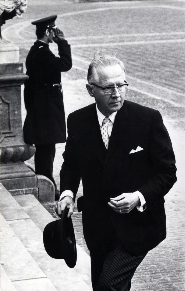 Piet Jongeling zou door een kiesdrempel uit de Tweede Kamer verdwijnen.