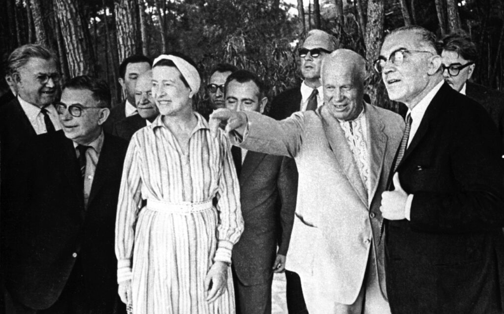 Schrijvers Jean-Paul Sartre en Simone de Beauvoir worden ontvangen door Sovjetleider Nikita Chroesjtsjov