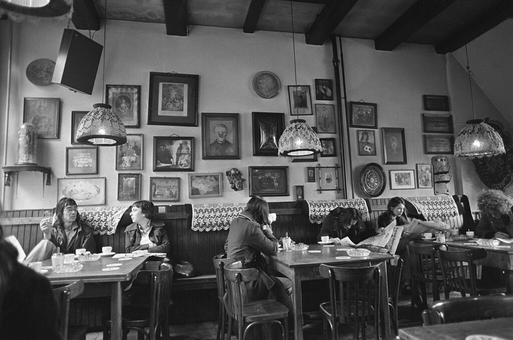 Bruin Café de Prins in Amsterdam 1974
