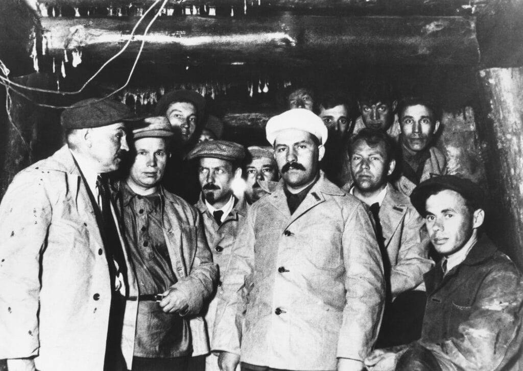 Kaganovitsj bezoekt de metrolijn