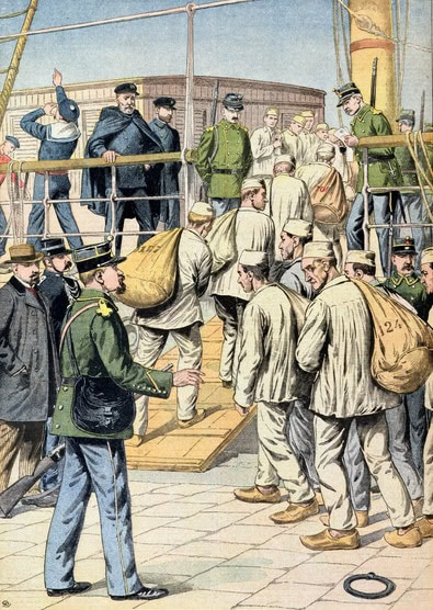 Franse criminelen gaan aan boord, op weg naar Guyana.