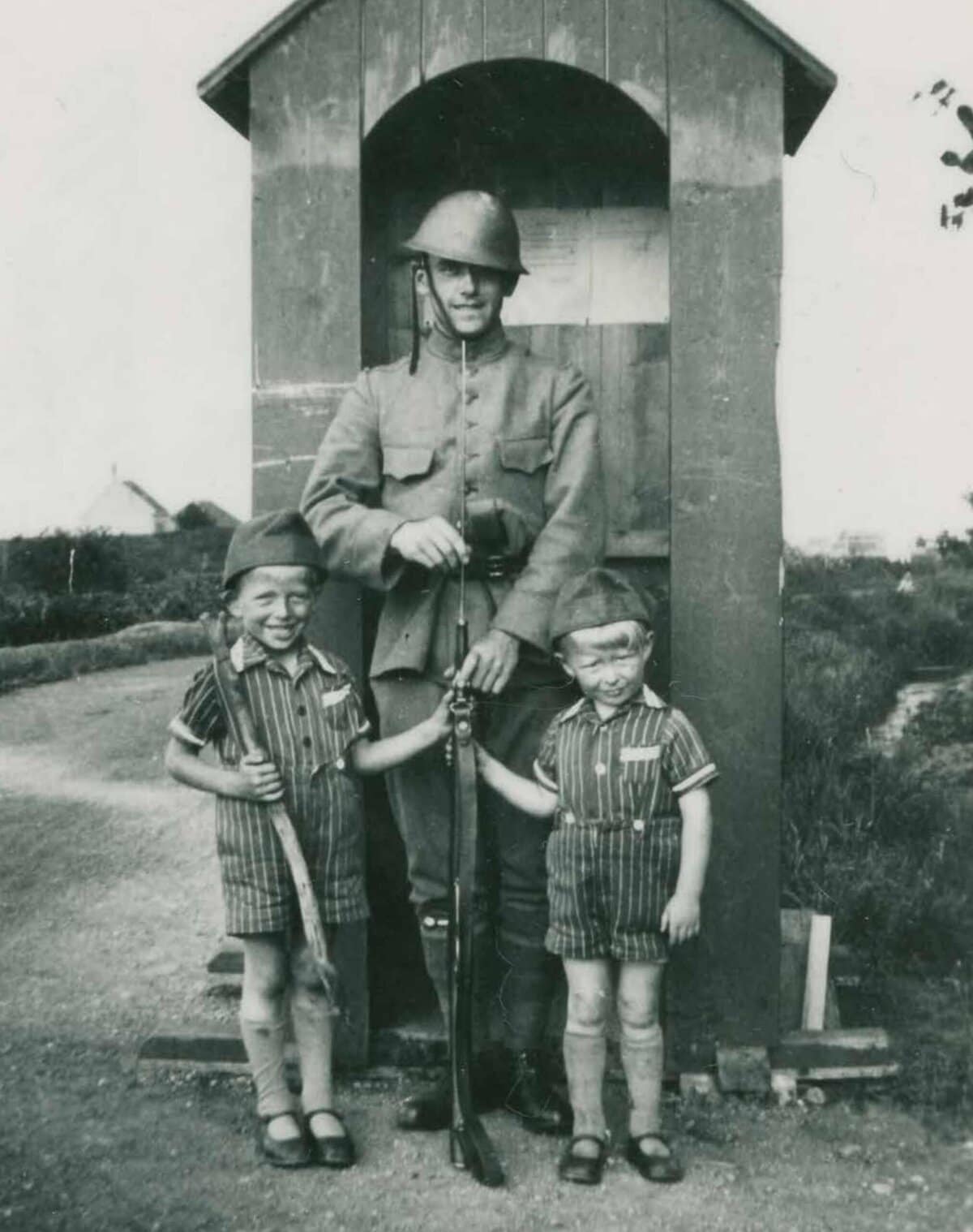 Nederlandse soldaat op wacht