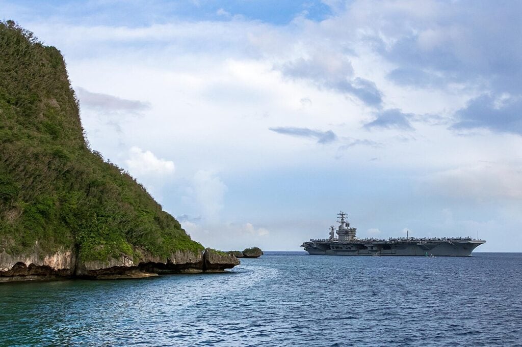 Amerikaans marineschip komt aan op Guam