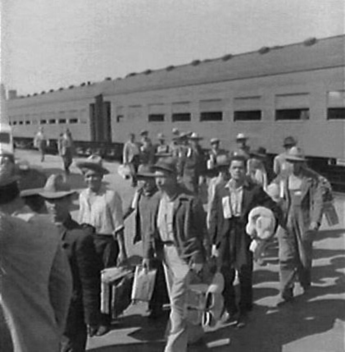 Braceros komen in 1942 aan in Californië