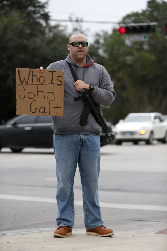 Deze demonstrant verwijst naar een personage uit Atlas Shrugged