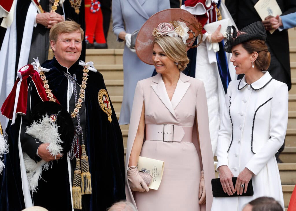 Koning Willem-Alexander is ingehuldigd als ridder in de Orde van de Kousenband