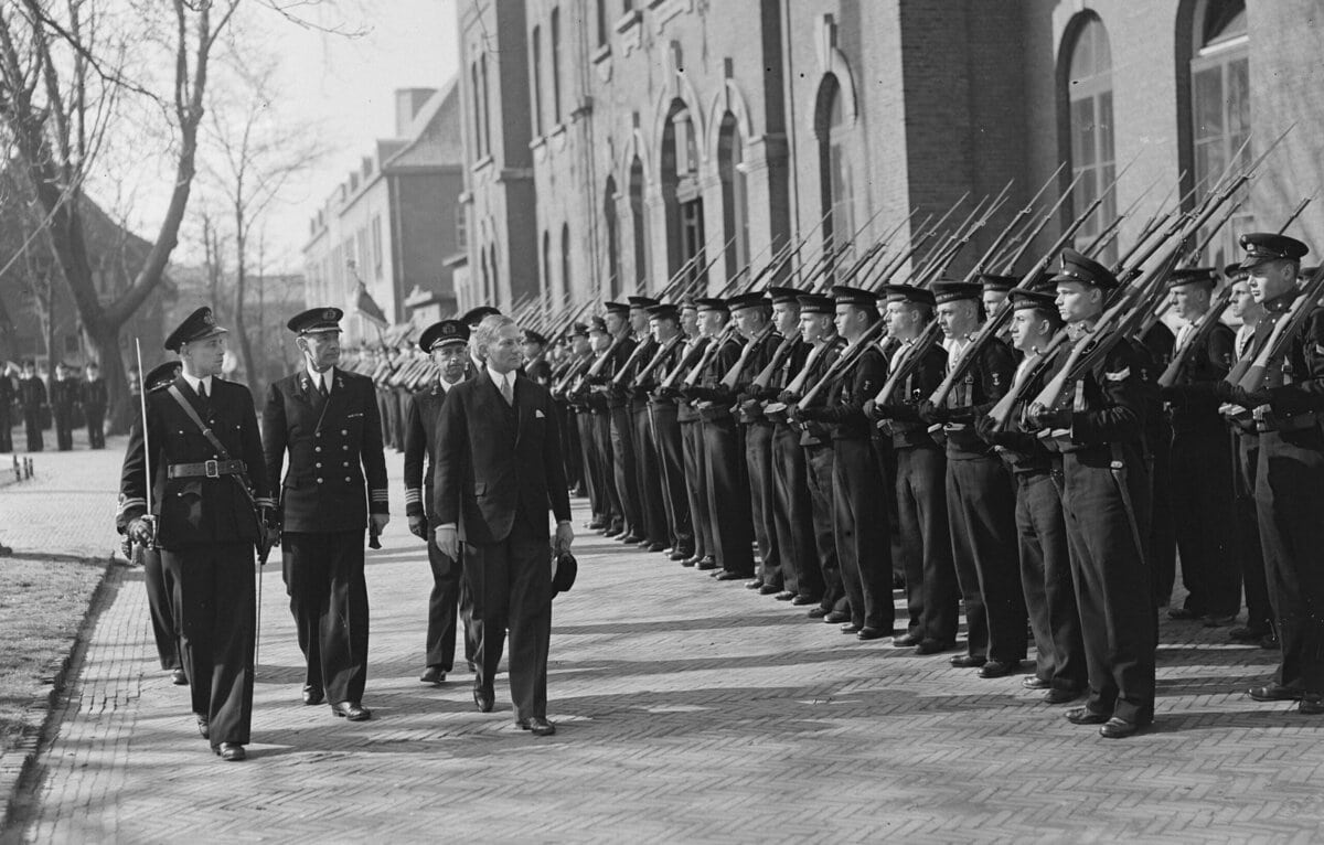Minister Wim Schokking bezoekt Den Helder