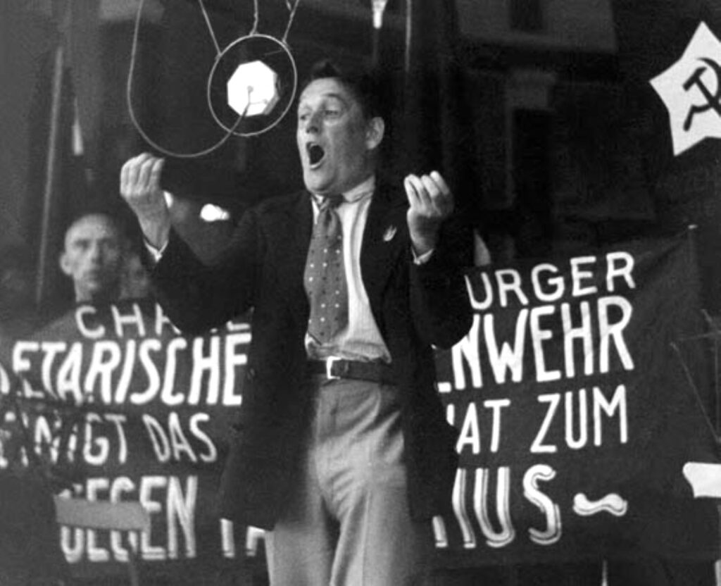 Münzenberg op een bijeenkomst in Venezuela