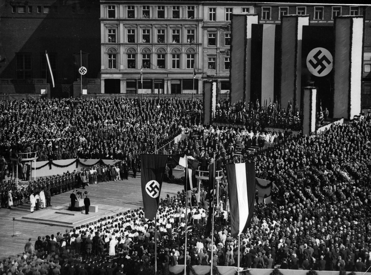 Na het vertrek van Luther laat Hitler een nieuwe Reichsbank bouwen