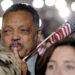 Jesse Jackson is in tranen als CNN voorspelt dat Obama de verkiezingen gaat winnen