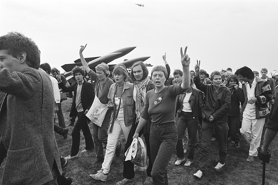 Onkruit demonstreert tegen de krijgsmacht, 1981