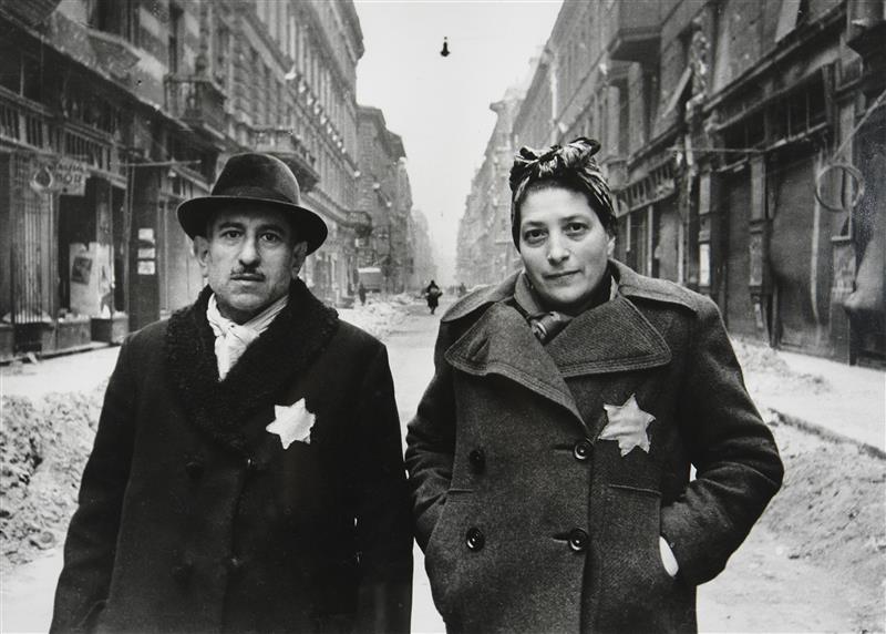 Chaldej fotografeert een Joods stel in Boedapest