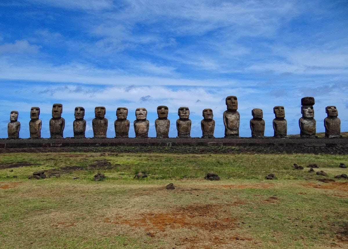 De moai’s op Rapa Nui (Paaseiland).