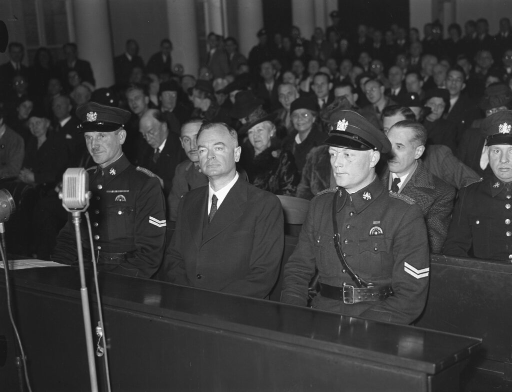 Mussert bewaart tijdens het proces zijn zelfbeheersing. Den Haag, 27 november 1945.