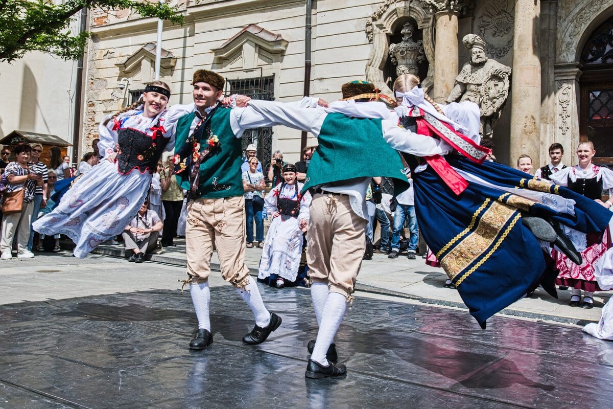 Sudeten-Duitsers dansen in Brno, 24 mei 2026.