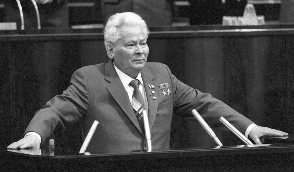 Tsjernenko in 1984