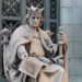 Negentiende-eeuws standbeeld van Alfonso X in Madrid.