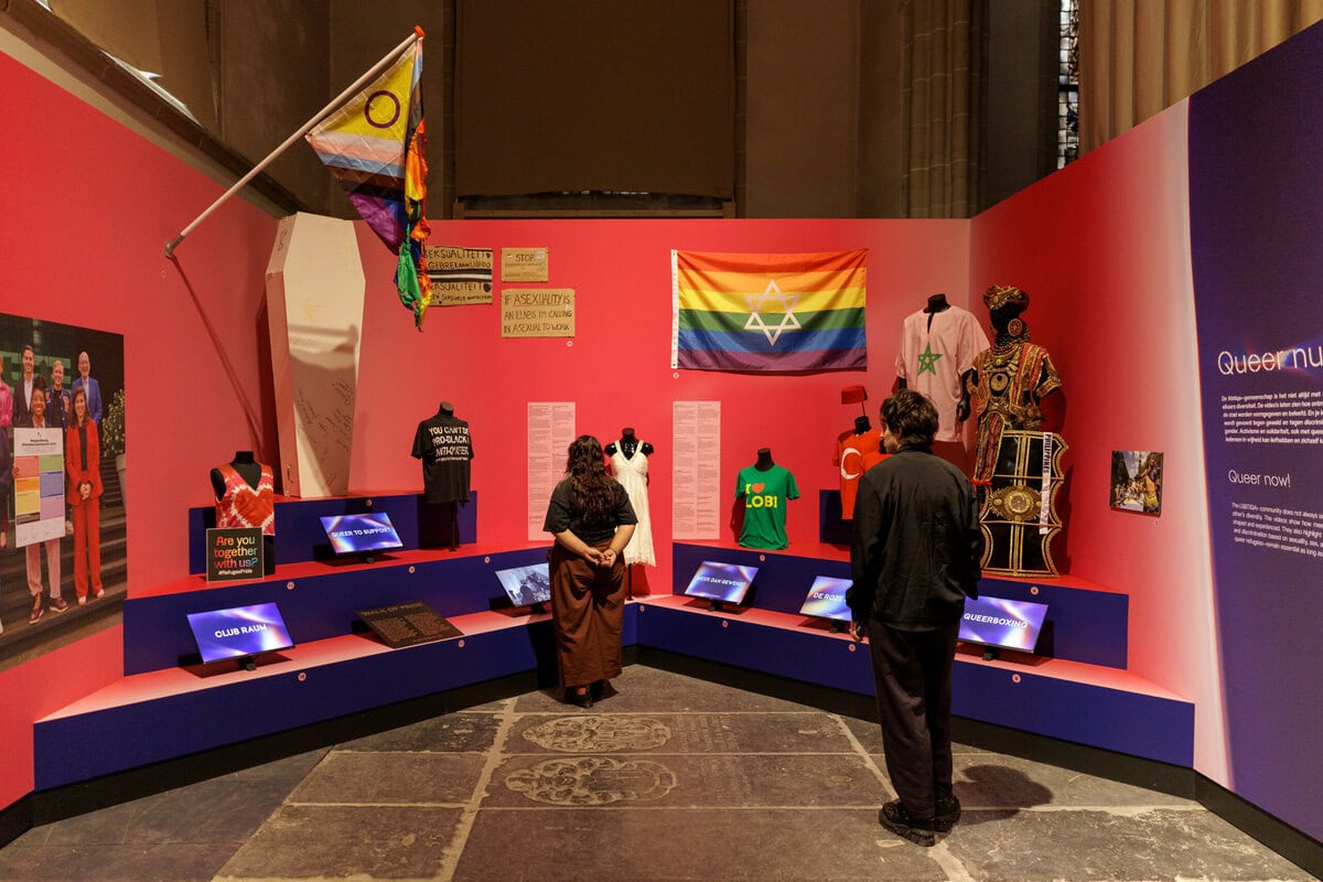 De tentoonstelling Queer Amsterdam. De roze stad.