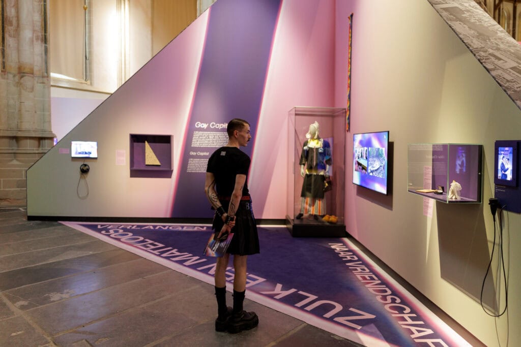 De tentoonstelling Queer Amsterdam. De roze stad.