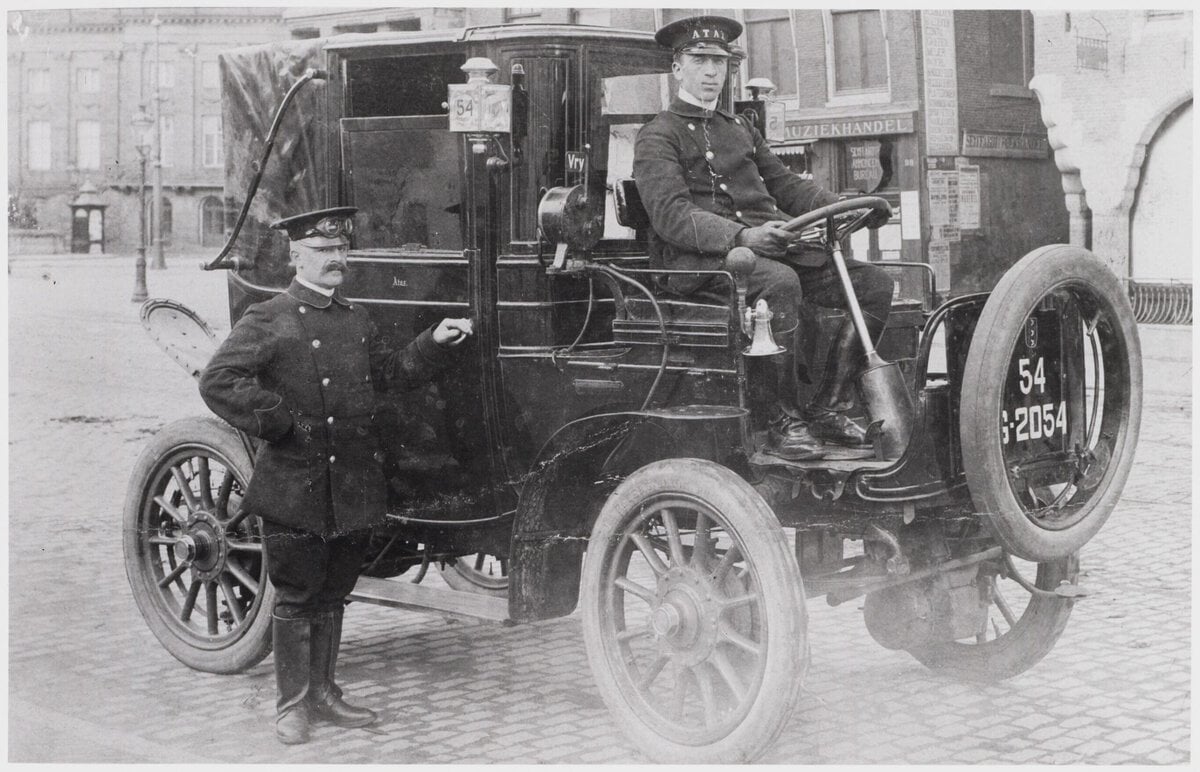 Vroege elektrotaxi in Amsterdam