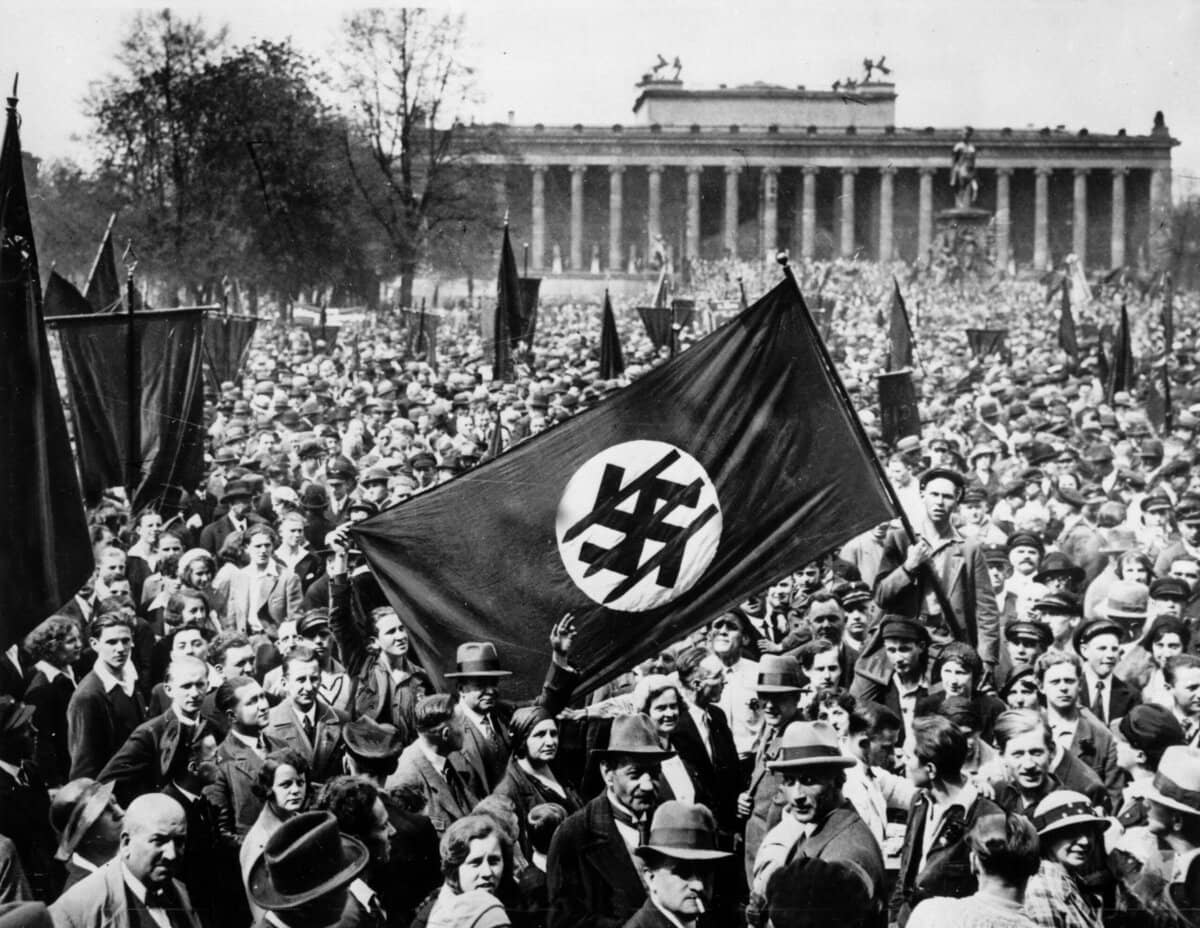 Sociaal-democraten demonstreren tegen de NSDAP in Berlijn, 1932.
