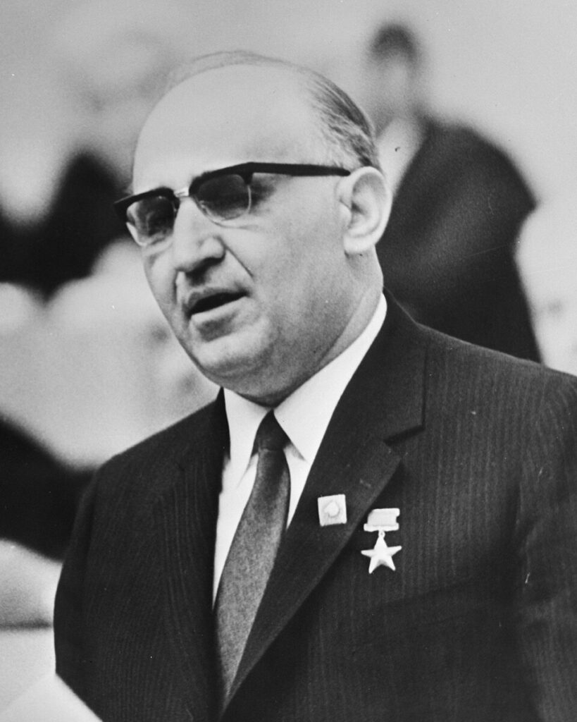 Zjikov in 1971